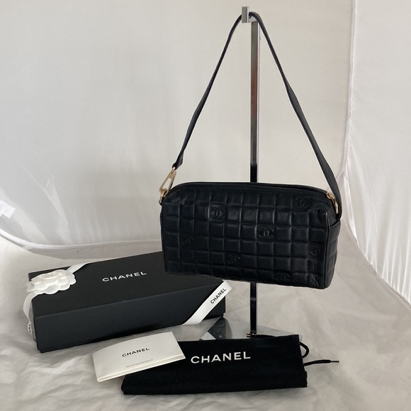 CHANEL Vintage Chocolate Bar CC Pochette